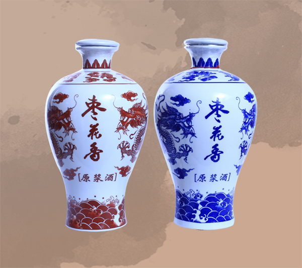 3、景德鎮(zhèn)釉上紅花青花瓷56度2000ml原漿酒--1